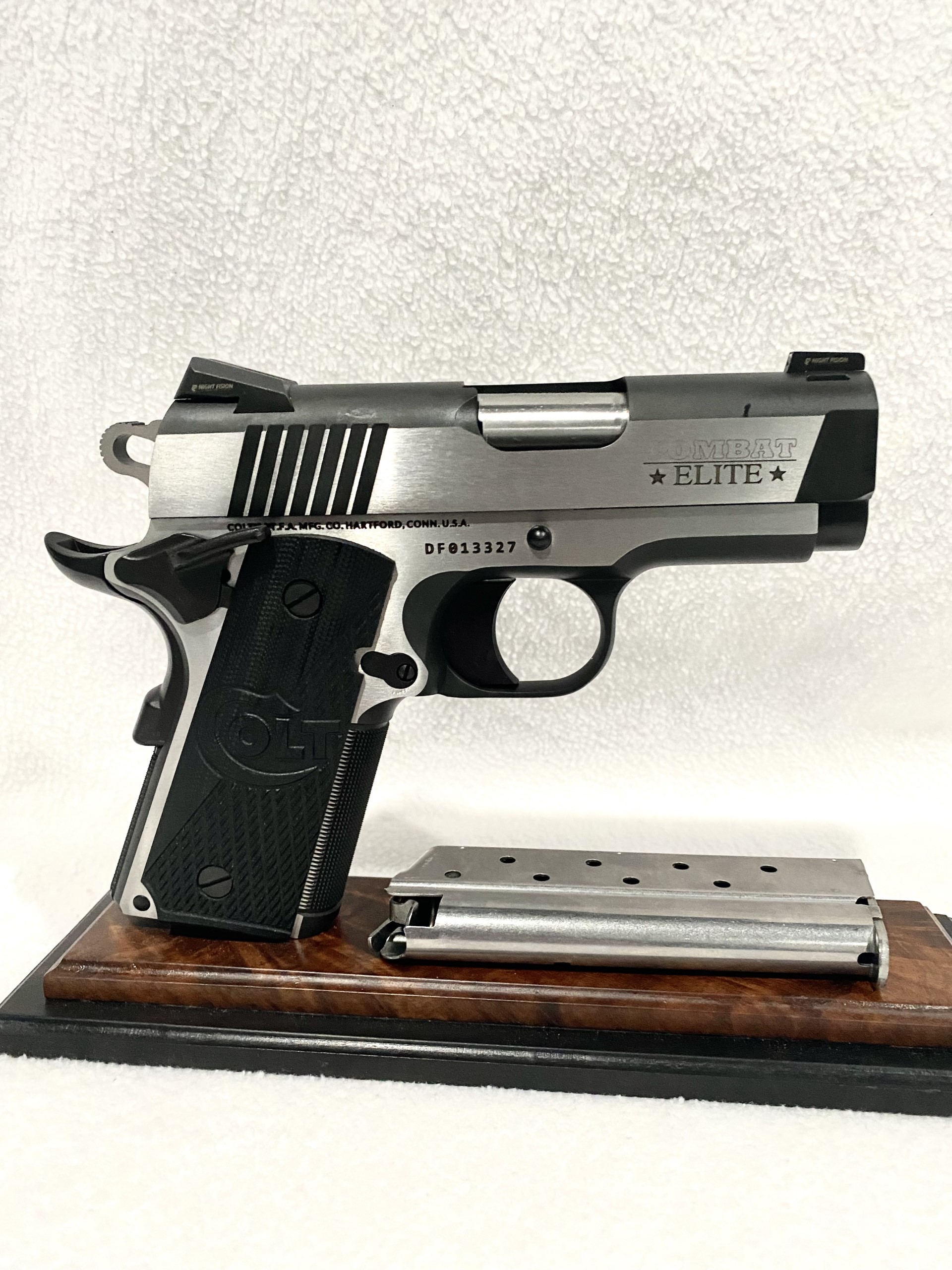 NIB Colt Combat Elite Defender - (O7082CE) - 9mm + Extra Magazine ...